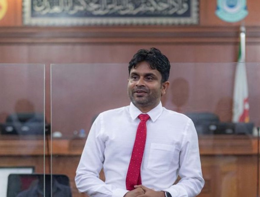 ސްޕްރީމް ކޯޓުގެ ފަނޑިޔާރުކަމަށް އިތުރު ދެ ފަރާތަކުން ކުރިމަތިލައިފި